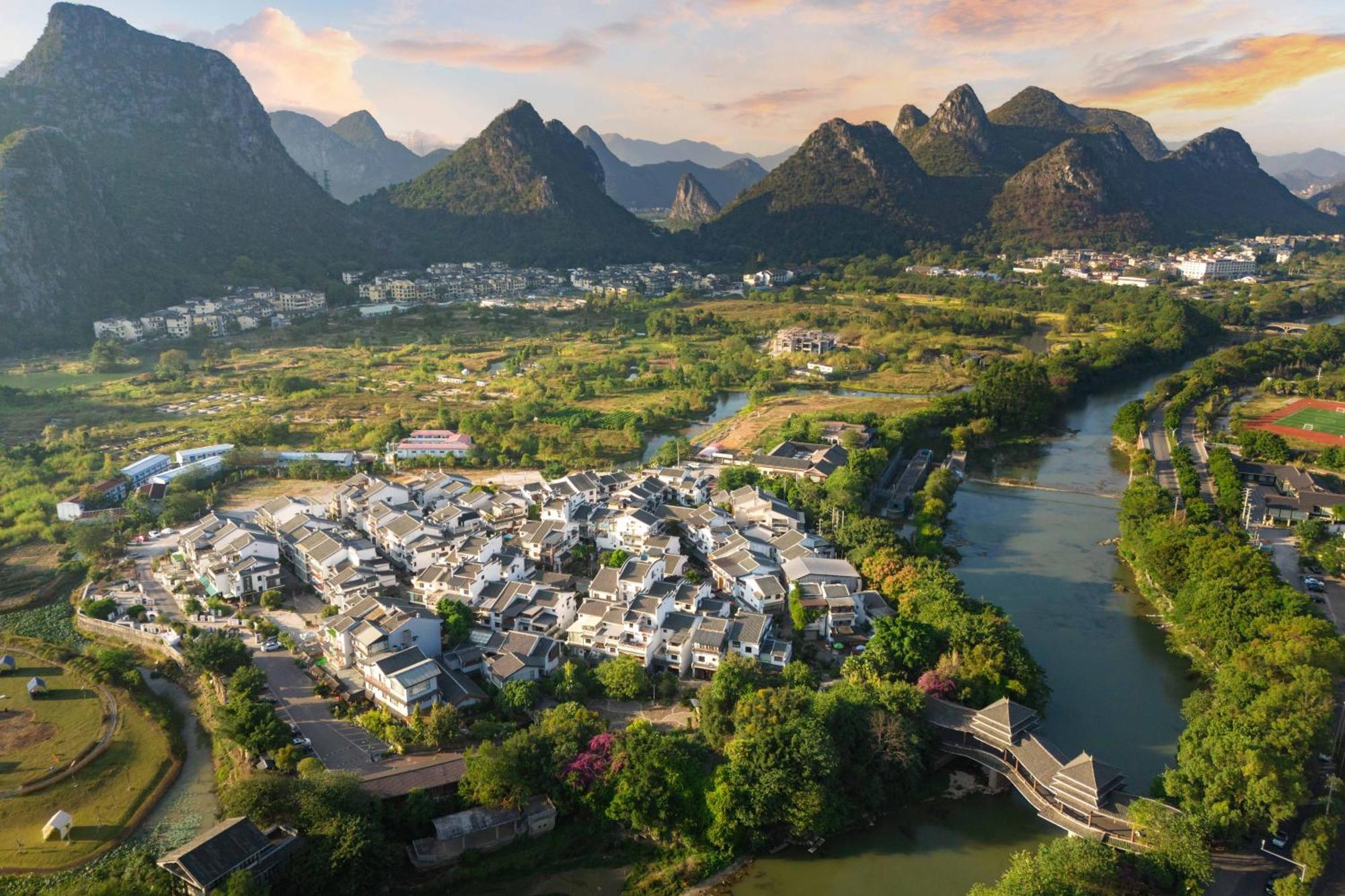 Guilin Village Creek Inn-Free Private Car Pick Up Station Stay 3 Nights المظهر الخارجي الصورة